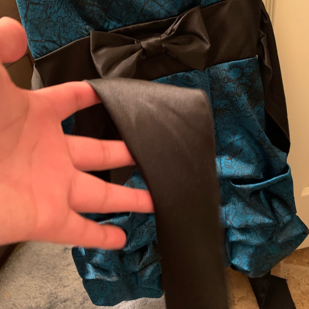 CUTE GOING OUT DRESS 😍 - Picture 4 of 5